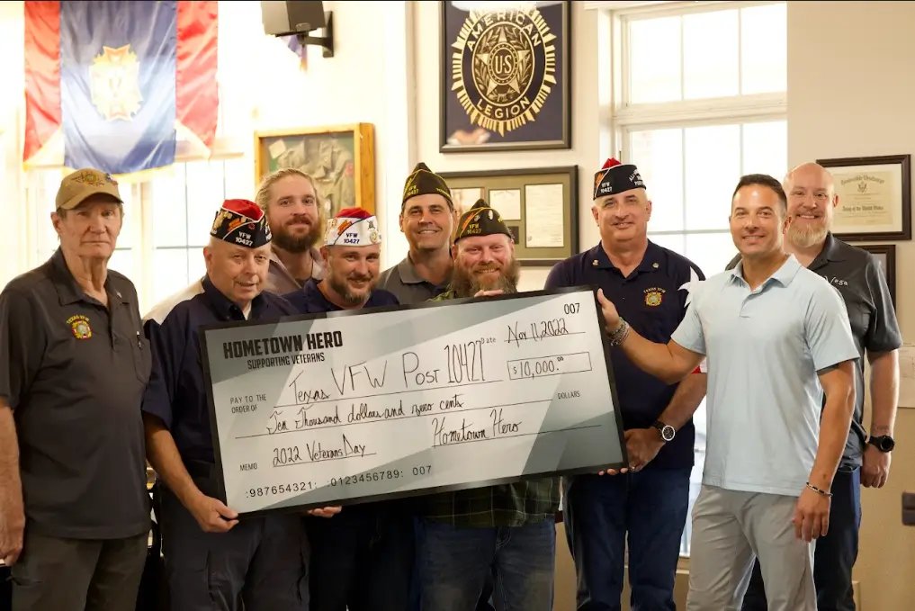 Hometown Hero Makes $10,000 Donation to VFW Post 10427