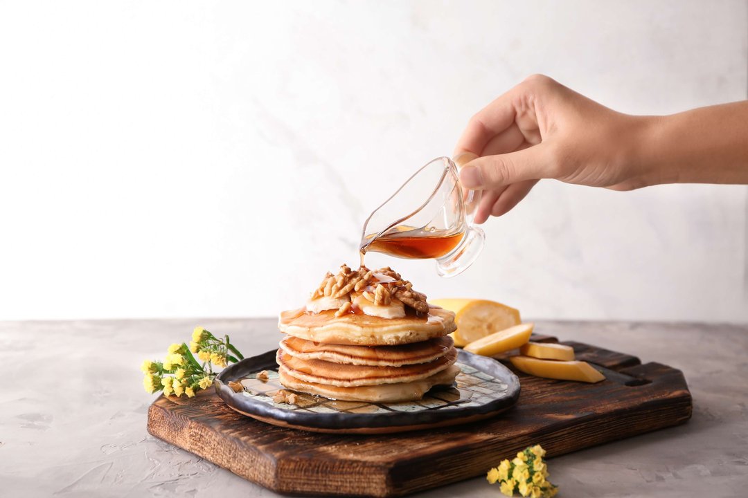 pancakes with syrup and fruit